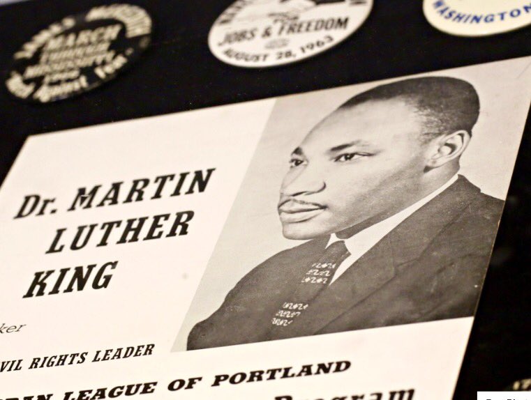 DispatchDawn's tweet image. PHOTOS:Lots of stuff @APIC_USA National in #Harrisburg  bit.ly/29RXXta @YorkDispatch @ydfoto #ButtonCon2016