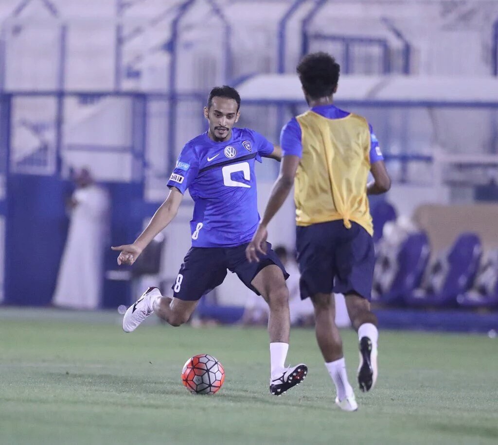 عزيزي الطحلبي هل تعلم أن عدد محاور الهلال أكثر من بطولات الدوري للأهلي
👇👇👌 #سحبه_باخشوين_علي_الهلال