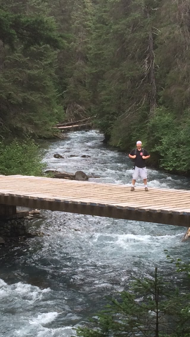 1martman's tweet photo. In search of the ever elusive grizzly bear. #bearspray #bearbells #maybesasquatch https://t.co/2x29JGGACP