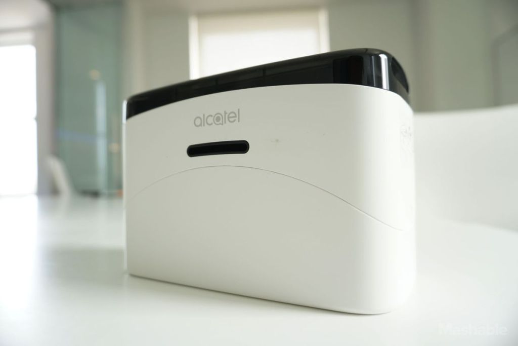 WorldTechRadar's tweet image. Look out, Samsung: Alcatel&apos;s Idol 4S is respectable, affordable and all about VR worldtechradar.com/look-out-samsu…