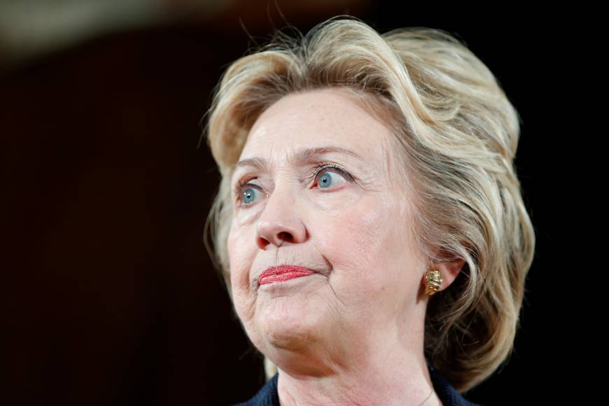 japantimes's tweet image. Poll puts Trump just ahead of Clinton in Florida, Pennsylvania in wake of FBI probe results  jtim.es/Gk1U302dLxE