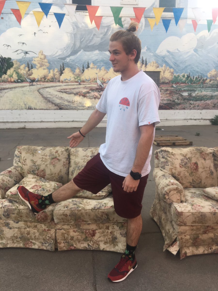 Yatisname's tweet image. showin off my shoes to no one #buddhasocks