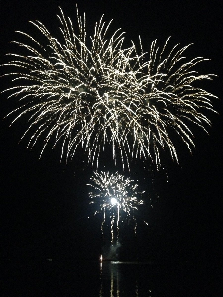 djmay77's tweet photo. J8 les lvtx de bastille ont eux la chance d'assister au feu d'artifice au dessus du lac. Un petit aperçut @EEUdF https://t.co/tml24IfeIX