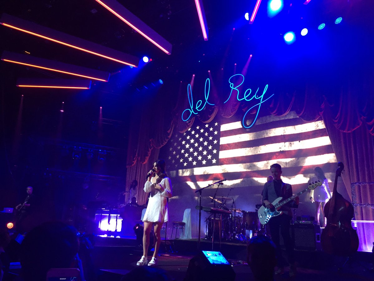 Queen @LanaDelRey was absolutely fabulous tonight at the Auditorium Stravinski! #lanadelrey #mjf50