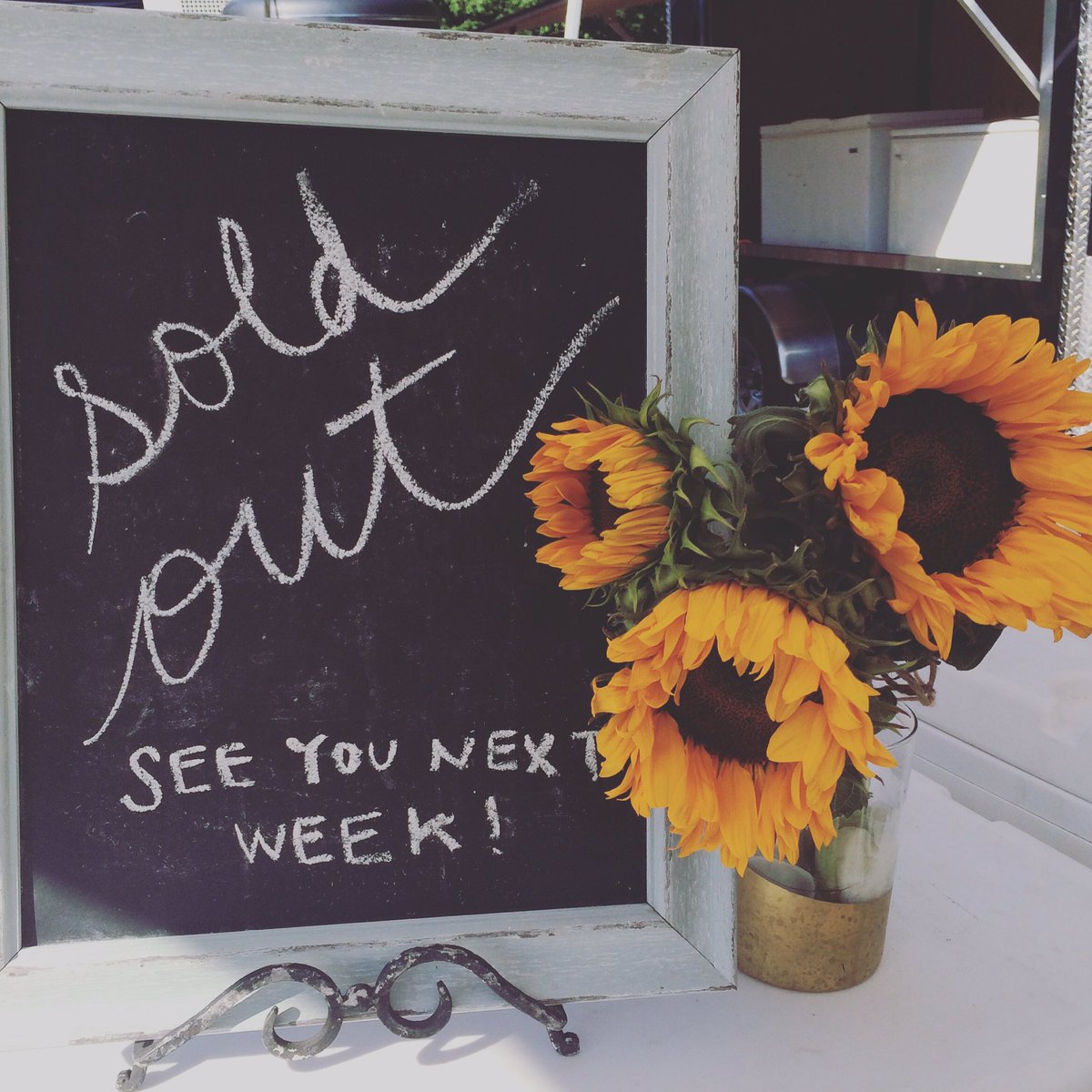 Scooped till we dropped <a href="/AncasterFM/">Ancaster FM</a> see you next Wednesday, and you can always pick up a pint at Taj Mahal on Wilson