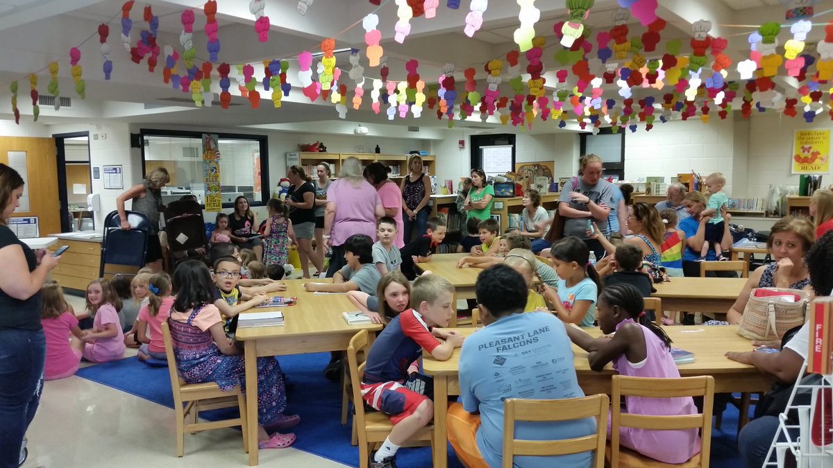 Pattikring44's tweet photo. Anxiously waiting for Dave the Traveling Reptile Man at the BF Summer Library #WeAre44 #BFLRC https://t.co/oR2GpohASi
