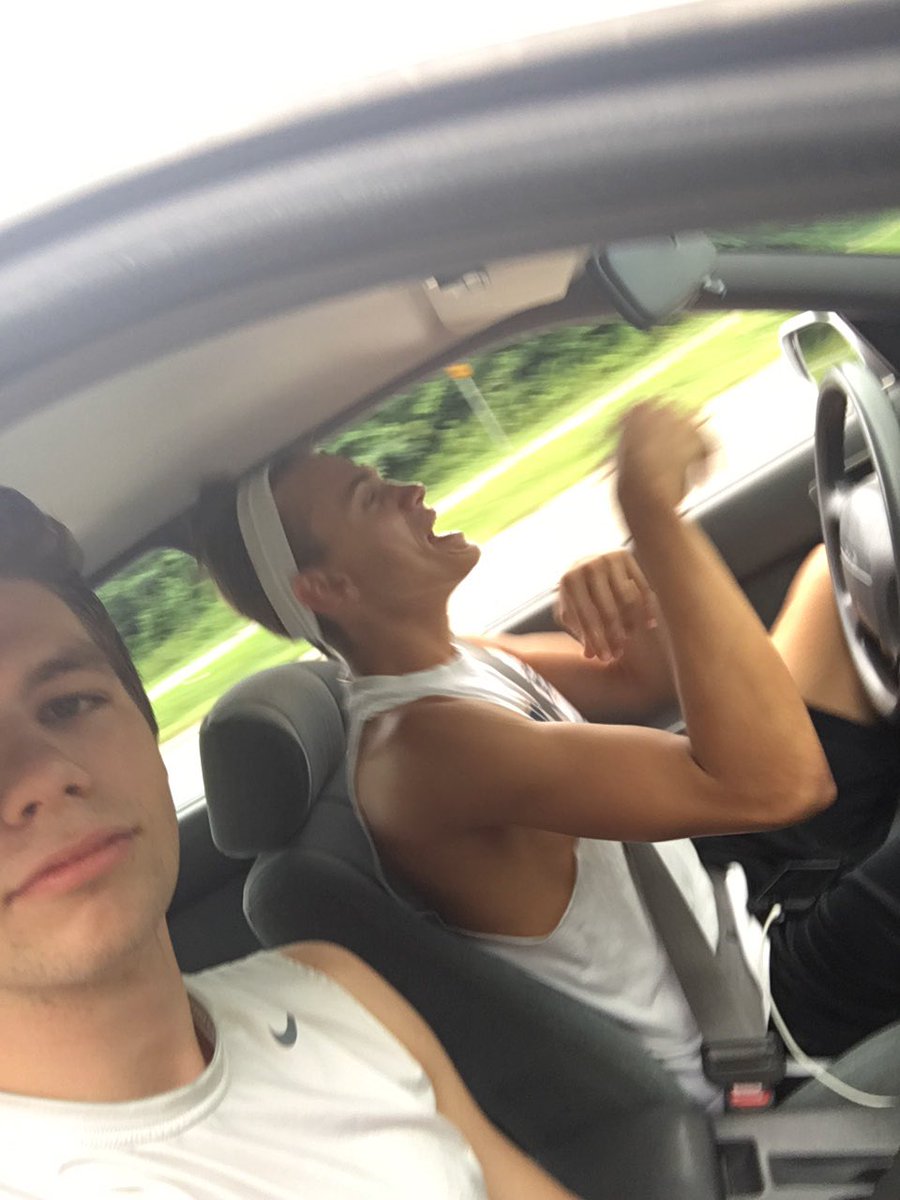 tlstevens80's tweet photo. VA week🍤❄️😩 #KDisWEAK #ShootIt https://t.co/F5fg7LGjHH