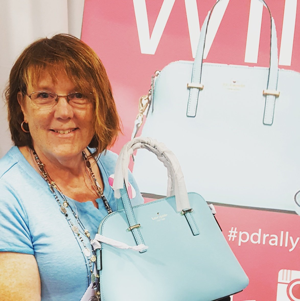 shayhay78's tweet photo. #propaybag 
#pdrally2016 
I hope I win this beautiful bag.  Just my color! https://t.co/yKfiHHLb62
