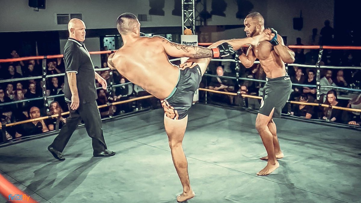 fireflyphotgphy's tweet photo. Love this shot from the weekend! A screen grab from our main video camera. Eternal MMA XVIII #MMA https://t.co/lXpEW3vVWX