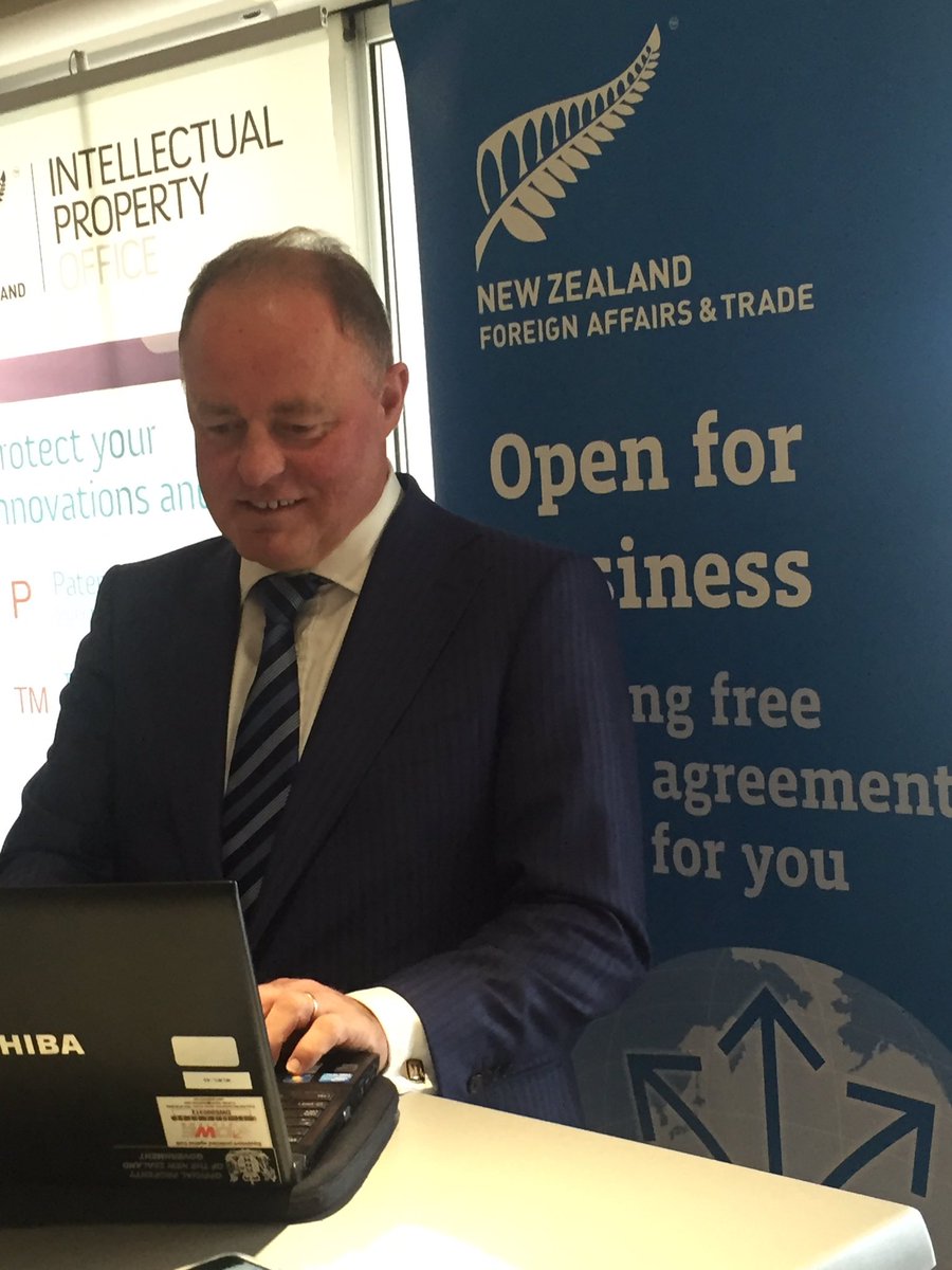 laurakynz's tweet image. @CraigFossMP trialling @MFATgovtNZ #tarifffinder at @MBIEgovtnz #smeworkshop in #nelson #takingcareofbusiness