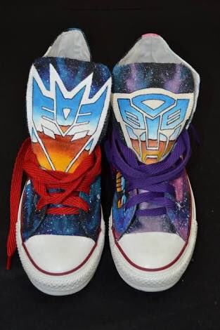Rebecca44266634's tweet photo. #vitacon16 #transformers DANCE DUAL SHOES AT THE READY! https://t.co/gPiid4cZ4g