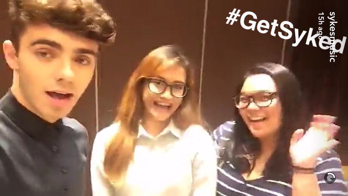 NathanSykesPH_'s tweet photo. 📷👻 From @NathanSykes' snapchat with @wantedbadlands and @TheWantedMitch for #GetSykedPH https://t.co/NNJ93CNti0
