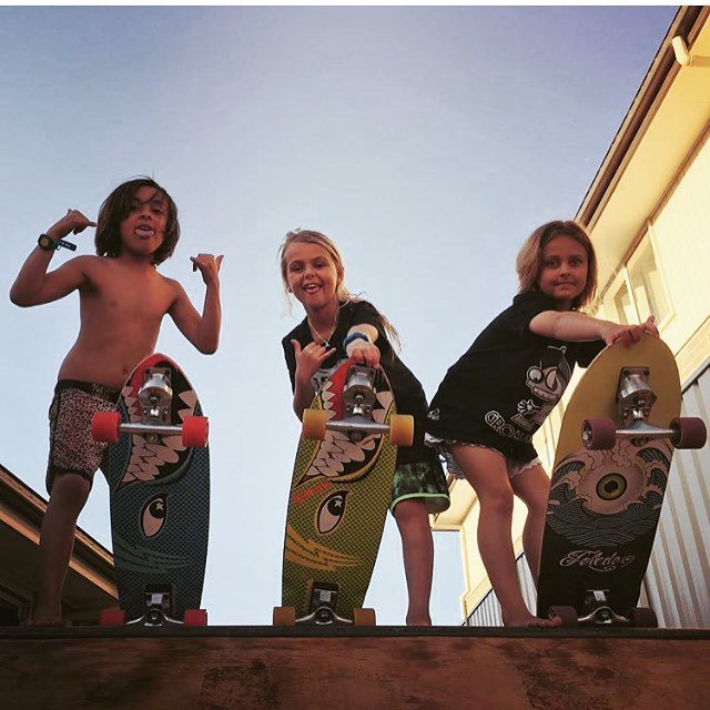upandriding's tweet photo. Grom life!!π€π»β‘οΈβπΌοΈβ‘οΈππ»β‘οΈ#UpandRiding #KahalaMall PC:@pines_surf_academy https://t.co/5VD5K5jUoH #UpandRiding #Aloha https://t.co/VbFTMuKEk6