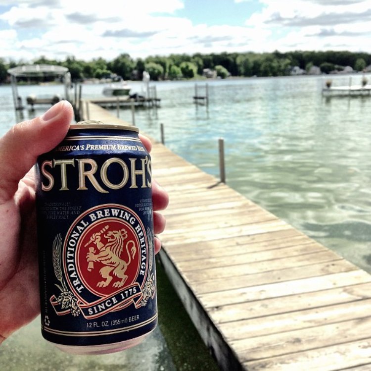 Summertime sippin' #Strohs