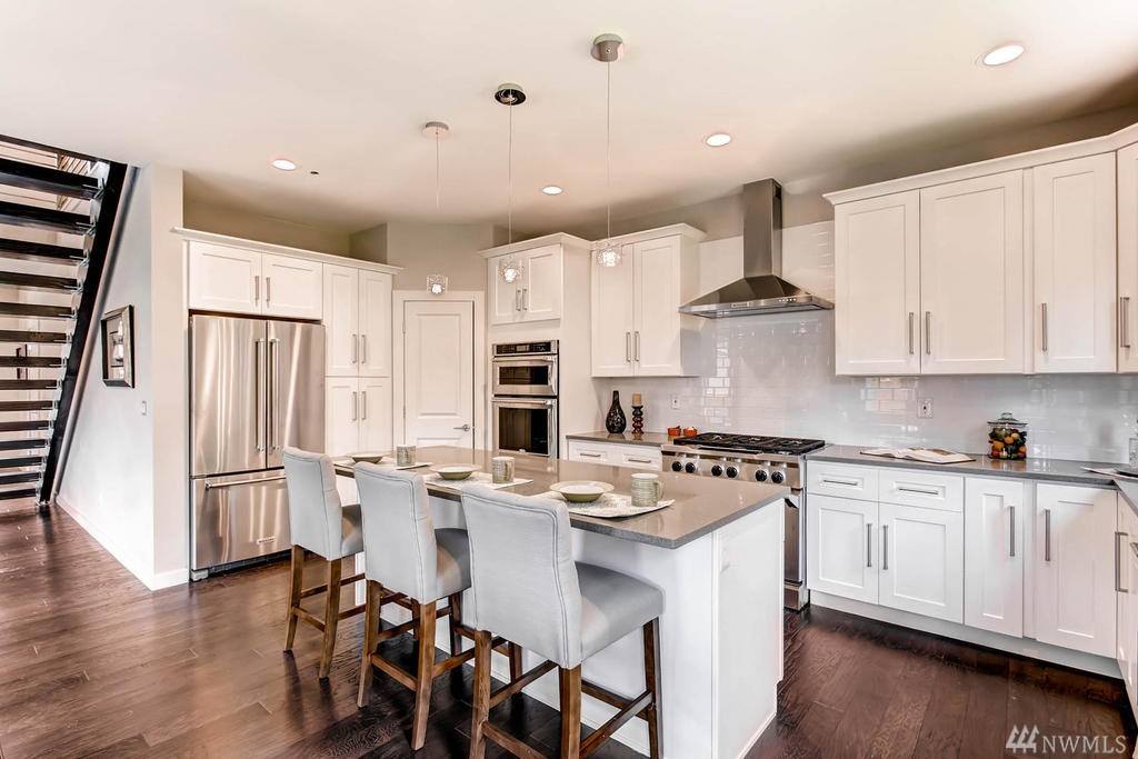 Clean contemporary kitchen design #cozy #homedesign #homedecor #contemporary #kitchengoals #kitchencabinet