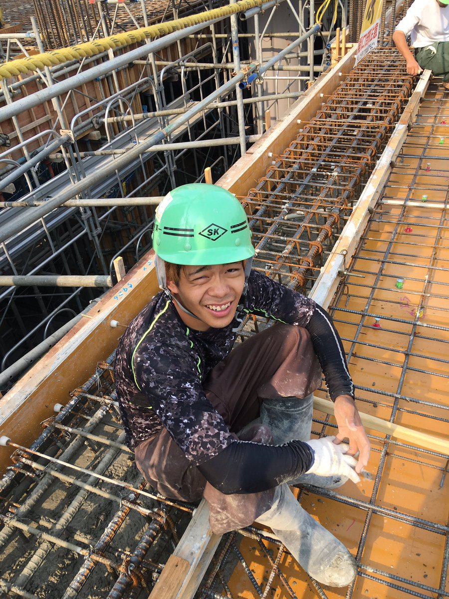 タケーロ Pa Twitter 弱くたって立ち向かうんだ 理由なら君にもらった 分かってる だから行くんだよ 今も苦しくって胸が痛いよ 力なら君にもらった 守り抜くために行くんだよ