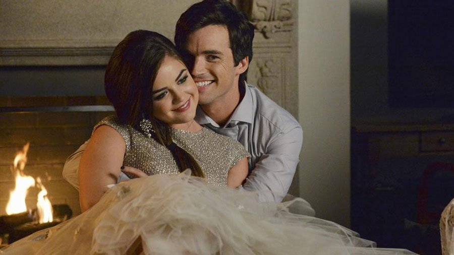 PrimetimeDrama's tweet image. I want Ezra to propose to Aria! #Ezria #EZRIAWEDDING #PLLProposal ❤️ 💍