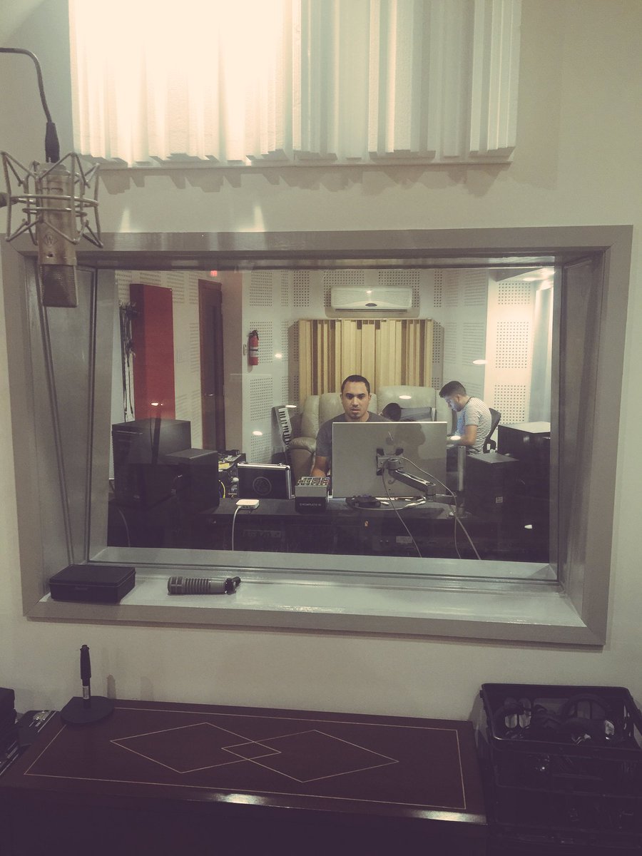 #studiotime con <a href="/jaylugoproducer/">Jay Lugo</a>, Marcos Sánchez y Krystal Olmeda!! 🎶