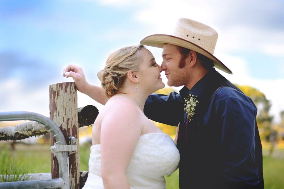 misschelsbelle's tweet photo. Happy Anniversay to my husband. Thank you for the last three years. I don't know who I'd be without you. #dieselwife https://t.co/PnUlV3GdCZ