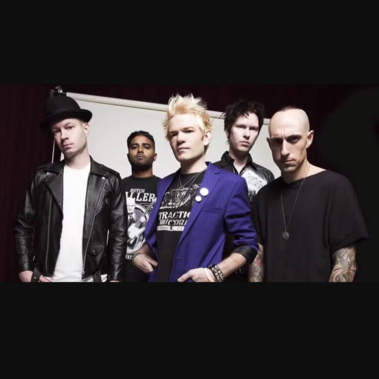 TheFukuBox's tweet photo. Has anyone heard #fakemyowndeath by #Sum41 yet? What do you think so far? #deryckwhibley #brownsound #cone https://t.co/jvhLGsArGI