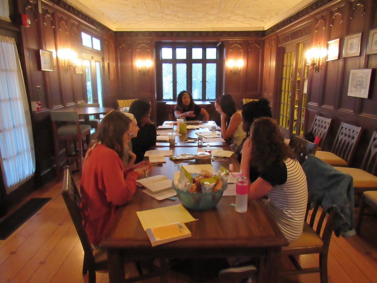 redbankpl's tweet photo. Great group tonight in Lola's Teen (and up) Fiction Writing. Hope to see you next Wednesday at 7. #teenwriting #rbpl https://t.co/IpGXxPSj2E