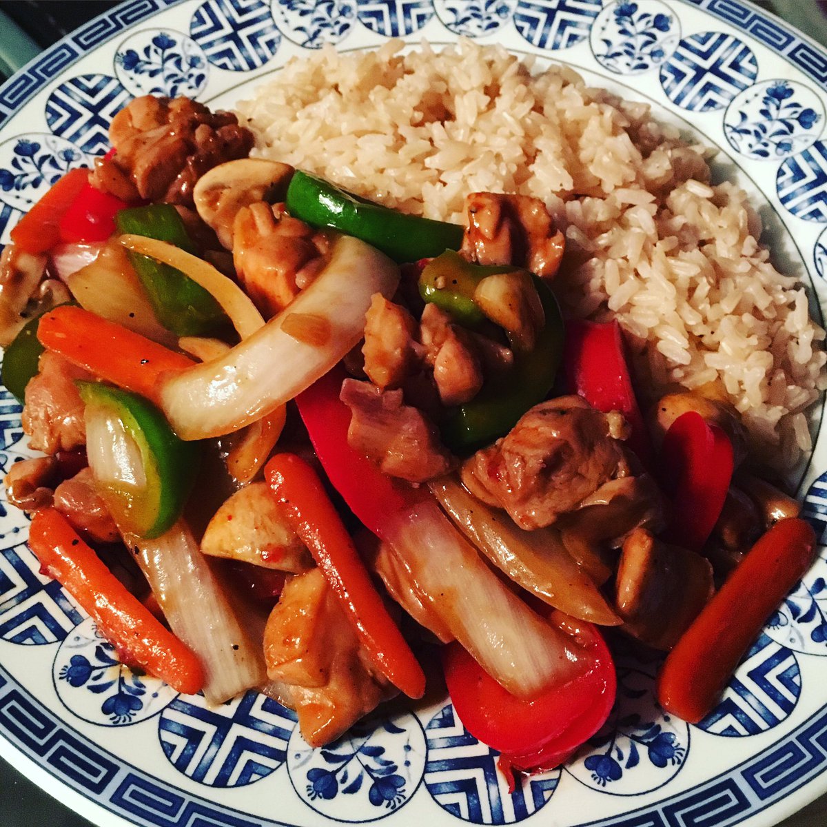 BuffAssPet's tweet photo. When you whip up shit at home and taste better than 95% of #restaurants out there why even #GoEatOut! #ChefBuffy😜👍 https://t.co/LBYdMtpY3R