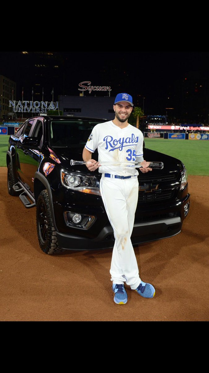 DayChevy's tweet photo. Chevrolet and baseball an American tradition #baseball @chevrolet https://t.co/729wykKqfy