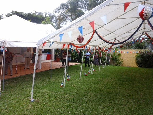 AventureChoc's tweet photo. Ca sent bon la France #14Juillet #Vanuatu https://t.co/kTiHd075oG