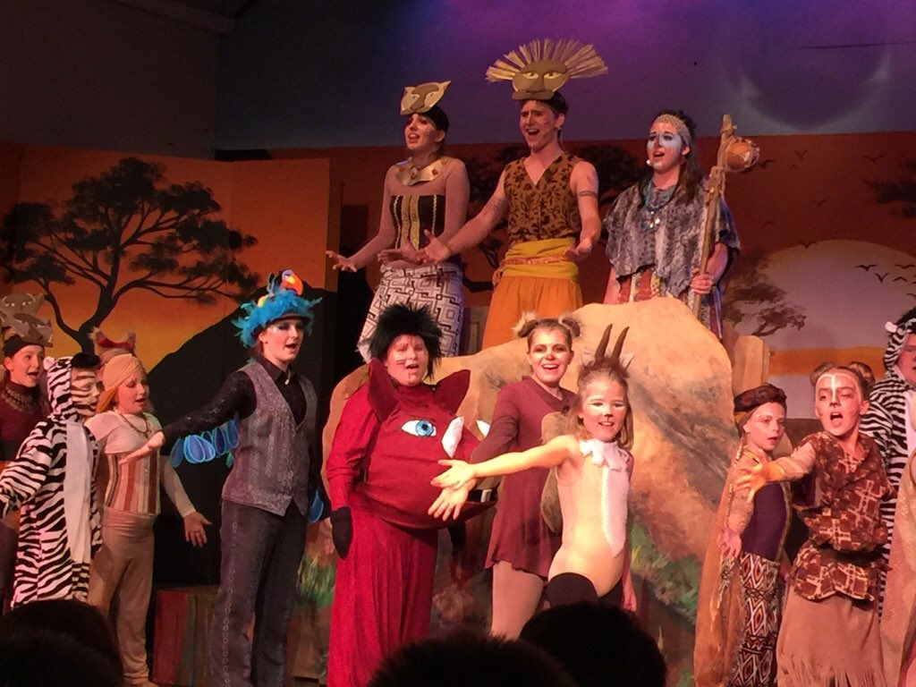 apathetictwig's tweet photo. #FCSplayers #yellowcast #blackcurtainsmatter #loah #ifihavetoaskyouonemoretimetostoptouchingeachotherscostumes https://t.co/d8hcv920bk