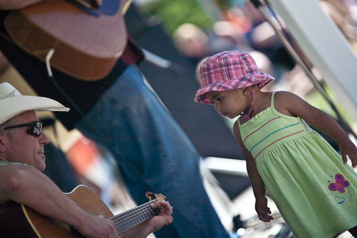 CalgaryParks's tweet photo. Free family entertainment @ our #MusicinthePark event: Jul 24, 1-3pm, Canmore Park. https://t.co/H8O2RgeRgM https://t.co/rAExfAieF8