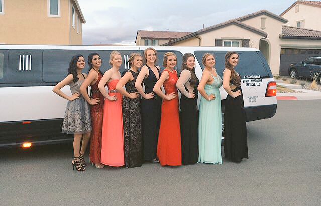 Beyerlicious_'s tweet photo. I never posted prom pictures💗👑 https://t.co/2R23yx45fy