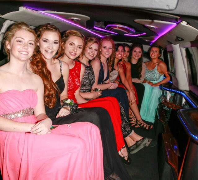 Beyerlicious_'s tweet photo. I never posted prom pictures💗👑 https://t.co/2R23yx45fy