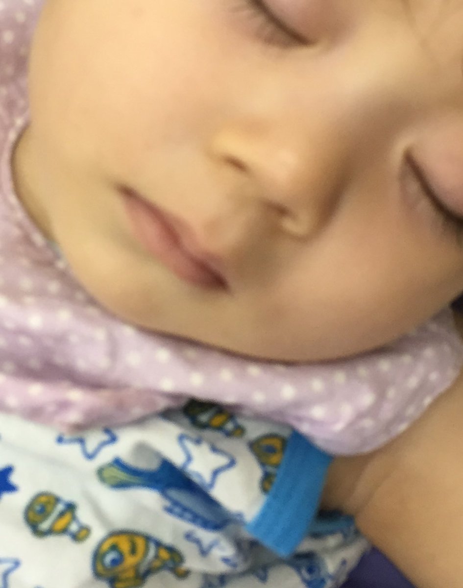 N0Min's tweet photo. 息子の10ヶ月検診に来てますが、待ち時間��い〜˚‧º·(˚ ˃̣̣̥⌓˂̣̣̥ )‧º·˚   赤ちゃんの阿鼻叫喚が充満する中、熟睡する我が子。図太いなぁ。。。 https://t.co/ZgywGAH6uI