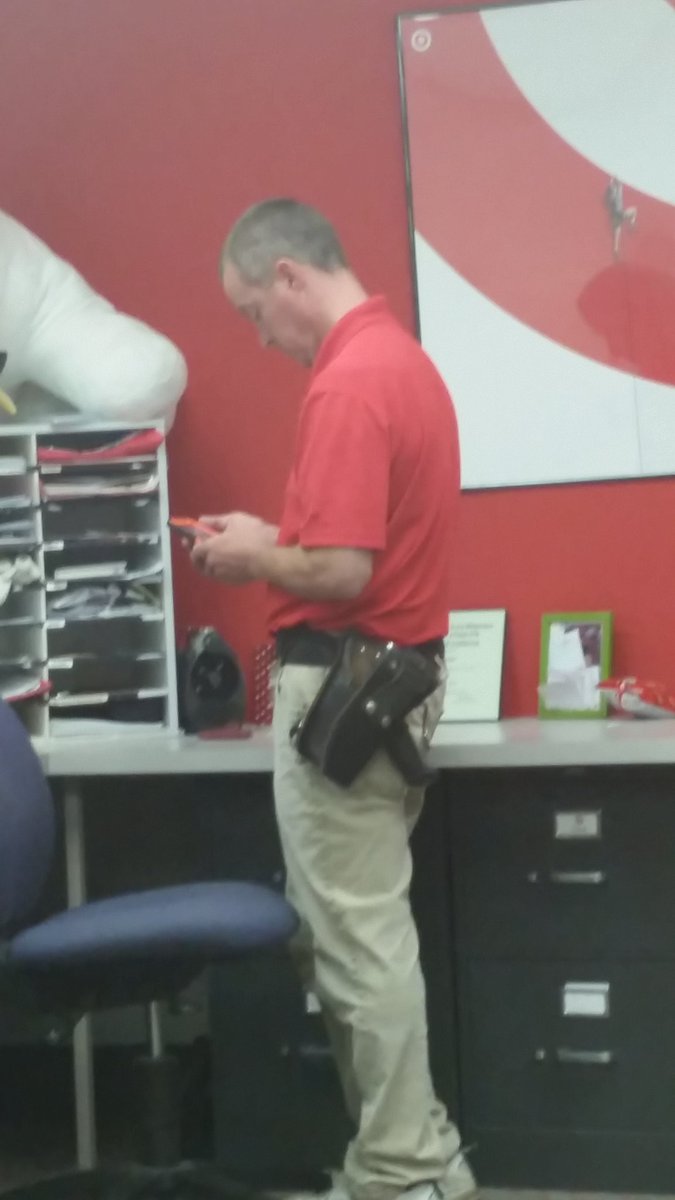 SorbelJames's tweet photo. Happy birthday to my OLD buddy Carter at T2193. Now get off your phone and get back to work! #supergrove @411Joshie https://t.co/lN3Pmrd8Xp