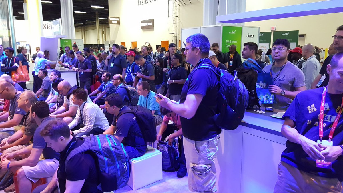 nileshmdeo's tweet image. We sold out even the last one at EMC booth! #CLUS #emc #EMCCloud