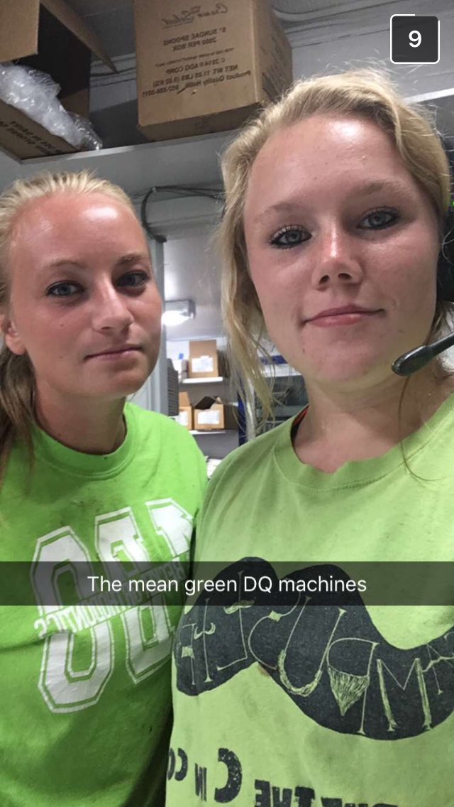 emilykarst11's tweet photo. Keeping it real two seasons in a row ✌🏼️💚🍦 #DQCrew https://t.co/KzPE8kYMS6