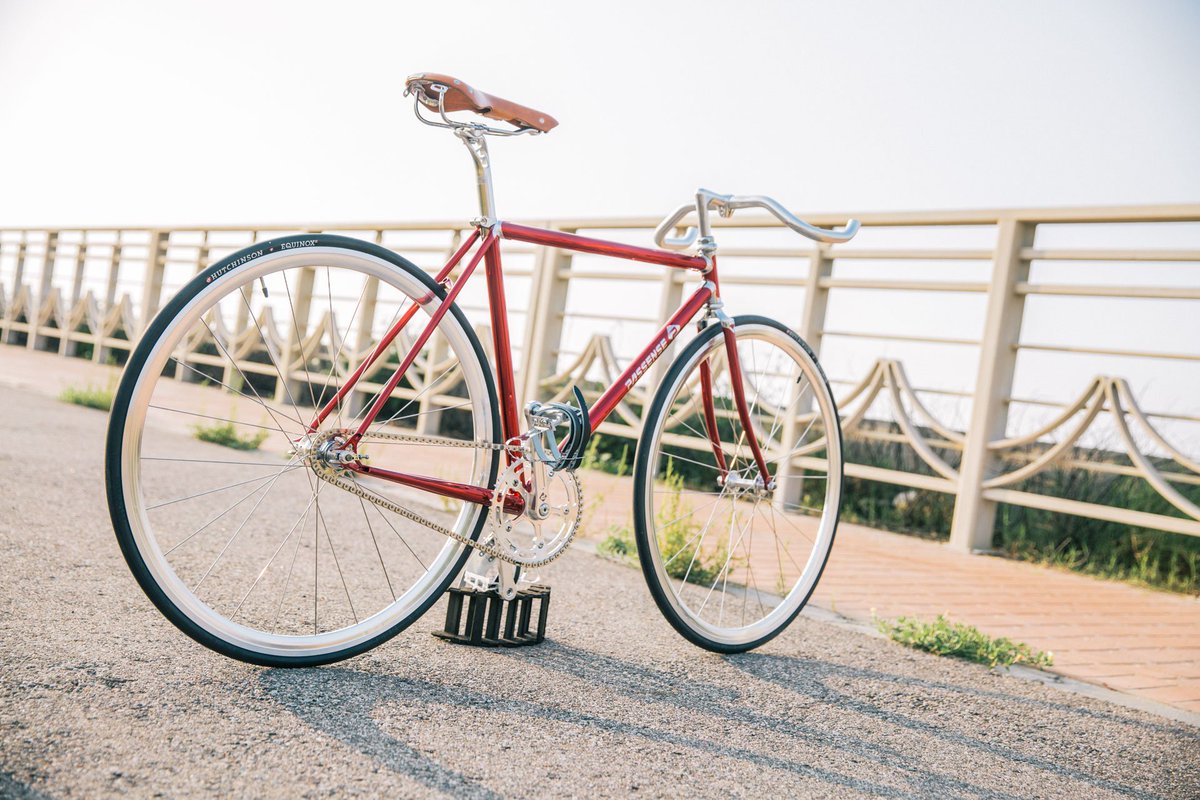 Passense_Fixed's tweet photo. Live with passion.
#fixedgear #fixie #passense #ilovecycling #bicycle https://t.co/aeBBhB6pgB