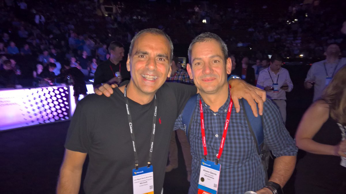 agarciahdealba's tweet photo. We can change the world @luismiguel @juanjoc @gaceta_tec @juantomas @TheRealMarkHill or not? Yes we can #wpc16 https://t.co/HZ2J9gTEzn