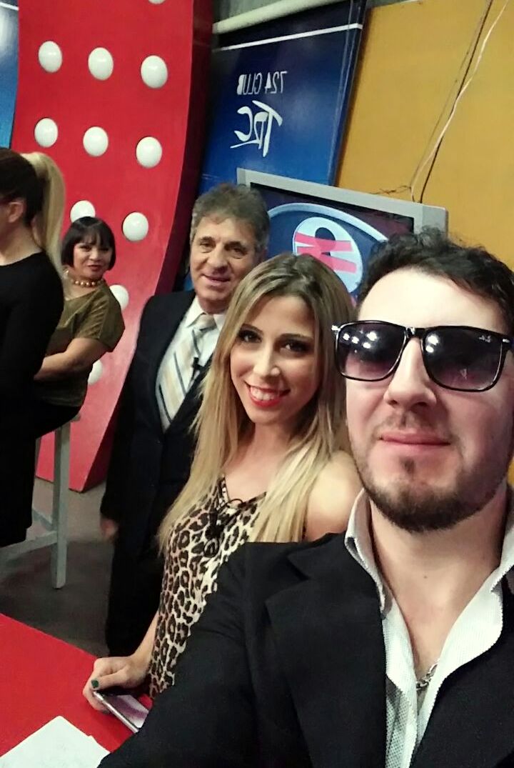 JoelReymann's tweet photo. Hoy invitado al prog de #Metidostv
Muchas grax a @TitoMariani y todo el staff
viernes 00 hs #Argentinisimasatelital https://t.co/ZMFtesi5dJ