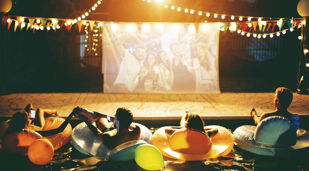tabilabo_news's tweet photo. 屋外映画祭に行こう。
https://t.co/1XWoPqAEGO
夏の夜の風にふかれて映画。なんて最高なんでしょう。
#ルーフトップシネマ #野外映画祭 #東京 #サイレント映画祭 #HOTELGRAPHY https://t.co/JWjkyAKC0K