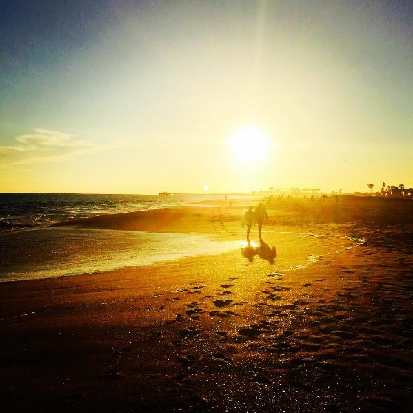 FlyNFishOysters's tweet photo. Another beautiful sunset... #flynfish #newps #newportbeach #beachvibes #sunset pc: @visitnewportbeach https://t.co/nsqpyA4LNR