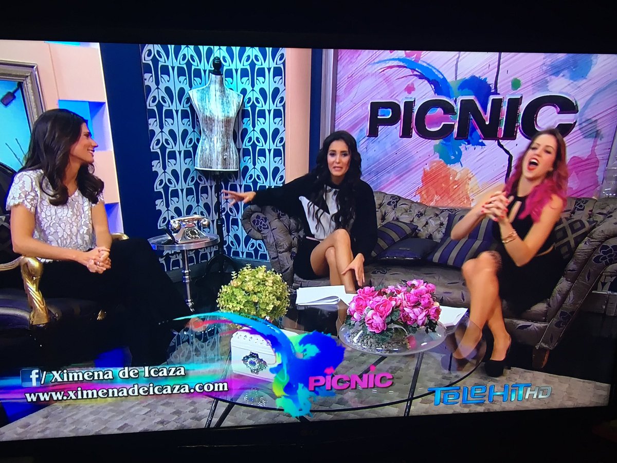 arelisromina's tweet photo. Los extrañe  @barbaraig @PaolaGalina @markorivalf @GavilanAndrade 😭😭 https://t.co/rAqdnDc6gg