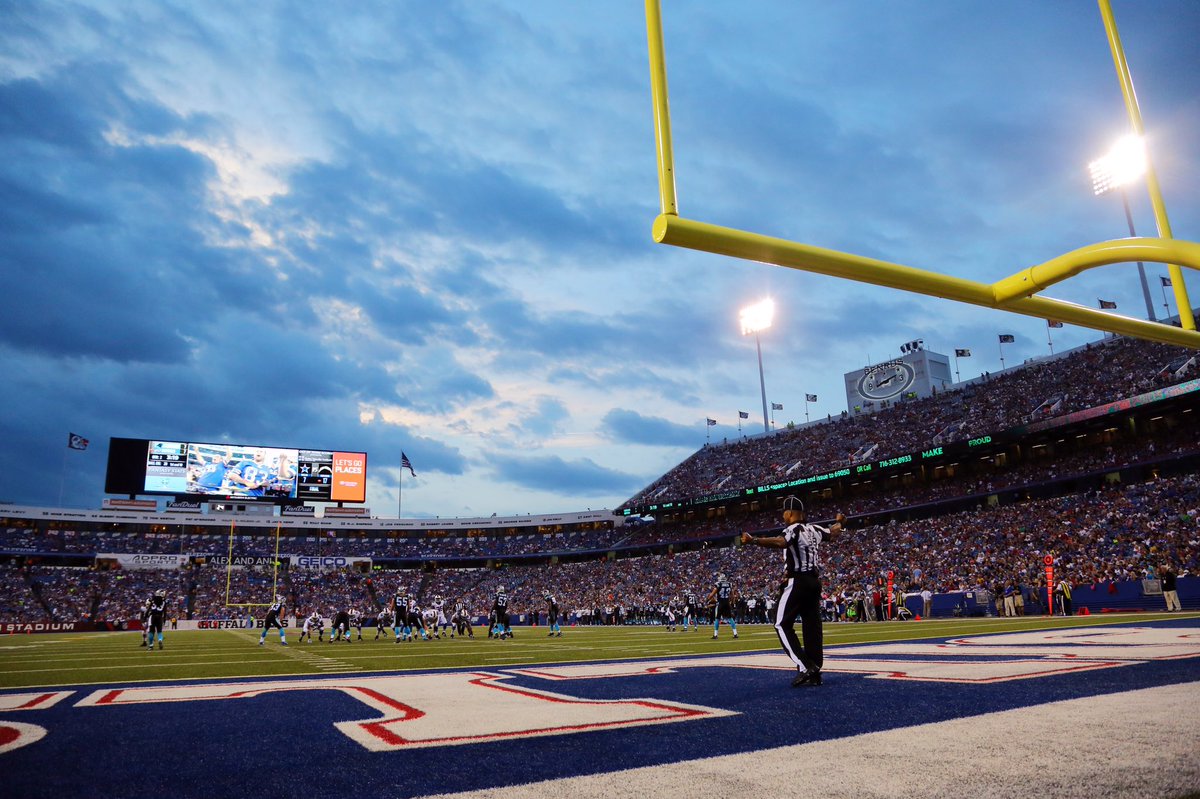 BuffaloBills's tweet photo. Exactly one month from tonight...

FOOTBALL AT THE RALPH! 🙌 https://t.co/U5Gz7o1LIv