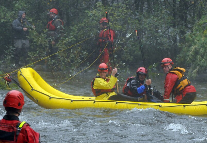 DNorthVanFire's tweet photo. Want to work with us? Applications until 07/28: northshorefirerecruiting.ca #morethanfire #morethanajob photo:nsnews https://t.co/r3ui1GVNxh