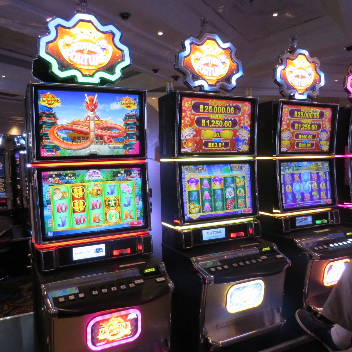 SigGamingSA's tweet photo. Brothers of Fortune machines at Hemmingways, Emnotweni and Thaba Moshate Casino @KonamiGamingInc #Signaturgaming https://t.co/av9yHD64ZM