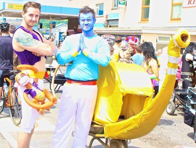 SWGuardian's tweet photo. Wacky racers event set to return to Ammanford for the tenth time https://t.co/vcZvH9GklP #barrowracers https://t.co/UvWOKOqCCE