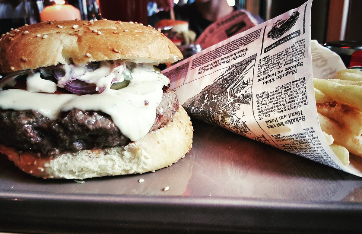 MadFarsmad's tweet photo. #heimatkücheundbar #hamburg #madfar #madblogger #madfarskøkken #foodphotography #burger https://t.co/r5Z63KVXbA