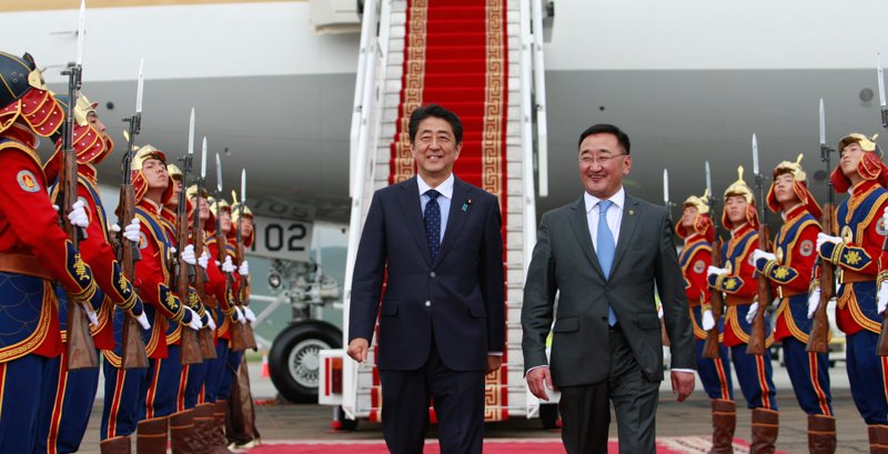 ГАДААД ХЭРГИЙН САЙД <a href="/PurevsurenL/">Purevsuren Lundeg</a> ЯПОН УЛСЫН ЕРӨНХИЙ САЙД Ш.АБЭ-Г УГТАН АВЛАА