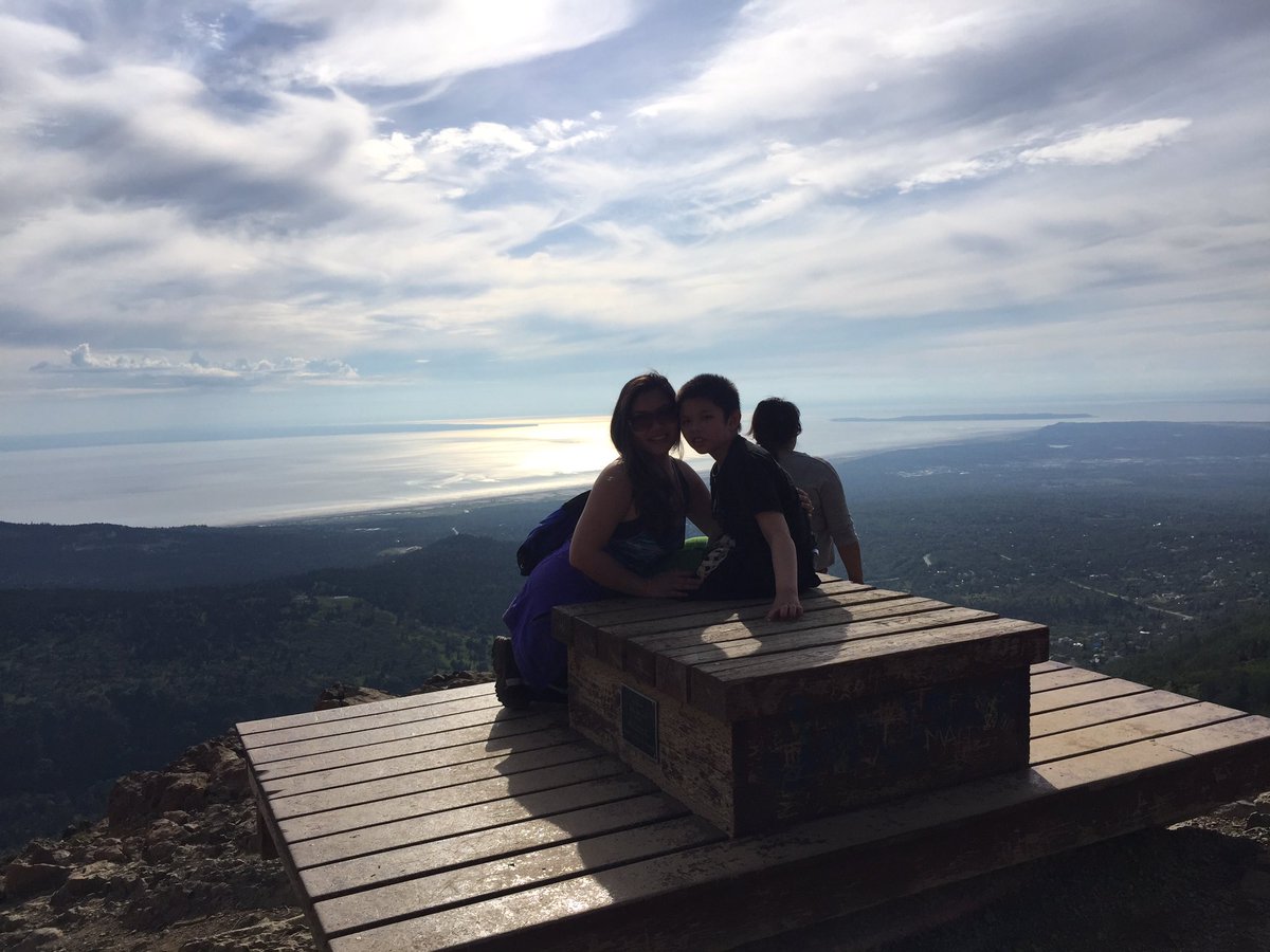 EileenNorthcutt's tweet photo. I love Alaska summers! The sun stays up late so we can play all day &amp; night #hiking #flattop #aksummer #autimom https://t.co/8VhDYOt7nf