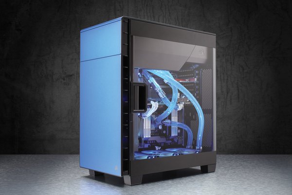 CORSAIR on Twitter: "Carbide 600C: one of the most dynamic full towers What case is your desk? https://t.co/370vwrYf5Q https://t.co/3whyVU2Sry" / Twitter